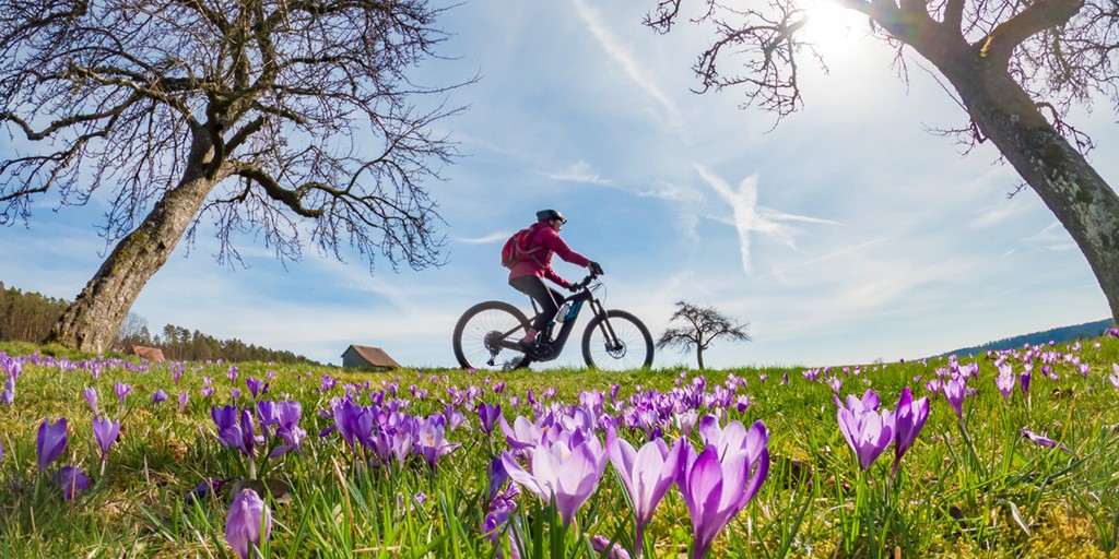 A Guide To Spring Cycling Clothing - I Love Bicycling