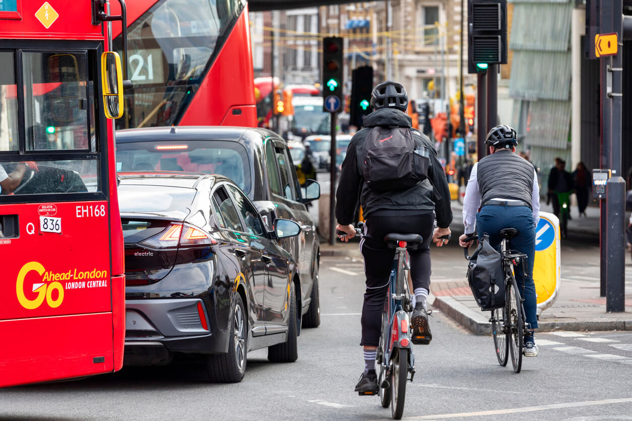 Drivers' attitudes towards cyclists: what do they really think?