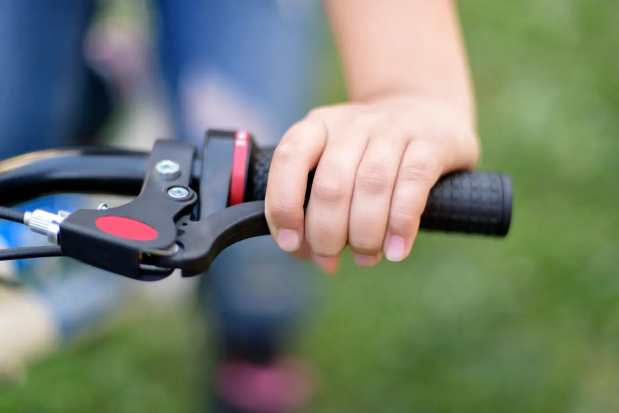 How to fix squeaky bike brakes (step-by-step)